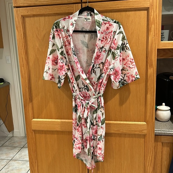 Show Me Your Mumu Bri Garden of Blooms
Floral Robe One Size - Picture 4 of 9